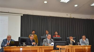 محافظ كفرالشيخ يناقش تسهيلات إقامة المشروعات وتبسيط إجراءات برنامج مشروعك