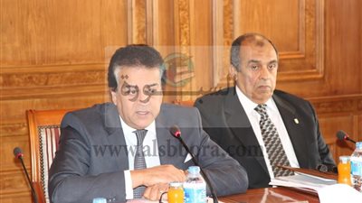 عبد الغفار: عدم زيادة المصروفات الدراسية عن 10% على الطلاب الجدد بالجامعات الخاصة لعام 2018/2017