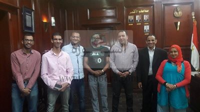 محافظ الأقصر يلتقي وعدد من قيادات ذوي الإعاقة