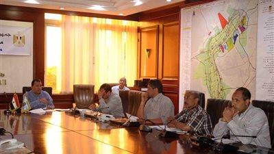 إجتماع موسع لمحافظ الأقصر لبحث موقف تنفيذ المشروعات