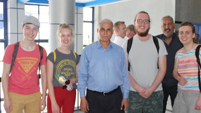 بالصور| جامعة جنوب الوادي تستقبل 13 هولندي لتطوير الخدمة الصحية والنشاط الطلابي