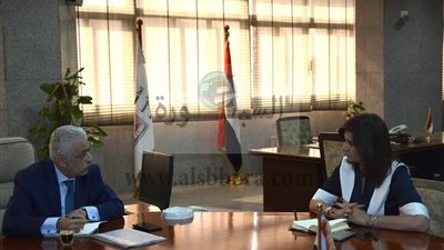 وزيرا التربية والتعليم والهجرة يبحثان أهم قضايا المعلمين بالخارج