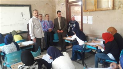 وكيل  التعليم بني سويف يتابع سير العمل بلجان الامتحانات