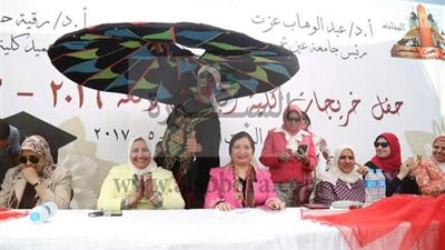 بالصور.. حفل تخرج كلية بنات جامعة عين شمس