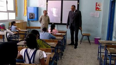 عمارة يتابع اليوم الأول لامتحانات الشهادة الابتدائية بالمنوفية 