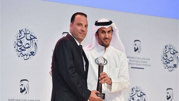 اثناء تسلم بسام عبدالسميع