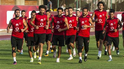 الأهلى يلتقى 