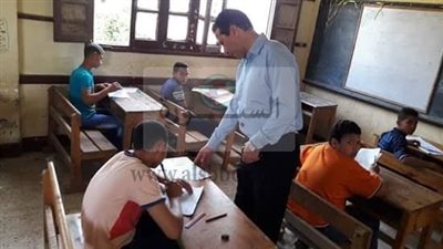 وكيل تعليم بنى سويف يتفقد لجان امتحان الشهادة الإعدادية بمدارس إدارة ببا 