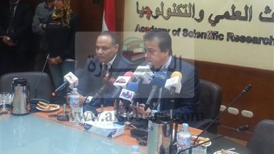 وزير التعليم العالى يعلن عن مبادرتين جديدتين لدعم البحث العلمى: حاضنة للعقول ورالى لإنتاج أول سيارة مصرية 